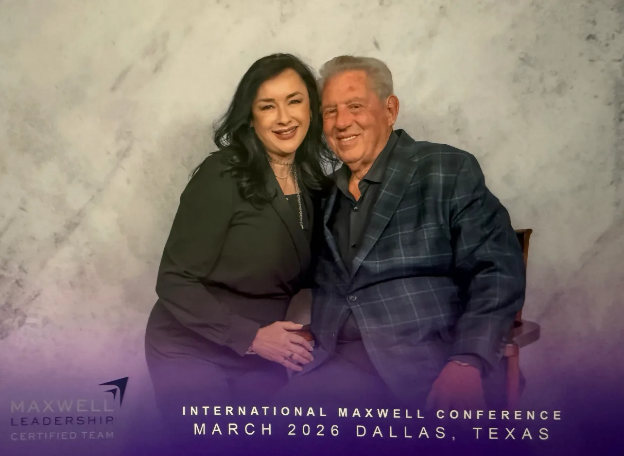 Blanca Criner with John C. Maxwell at the International Maxwell Conference in Dallas
